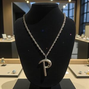 Retro 1990s Pakula Monogram Letter L Necklace Gold-Tone